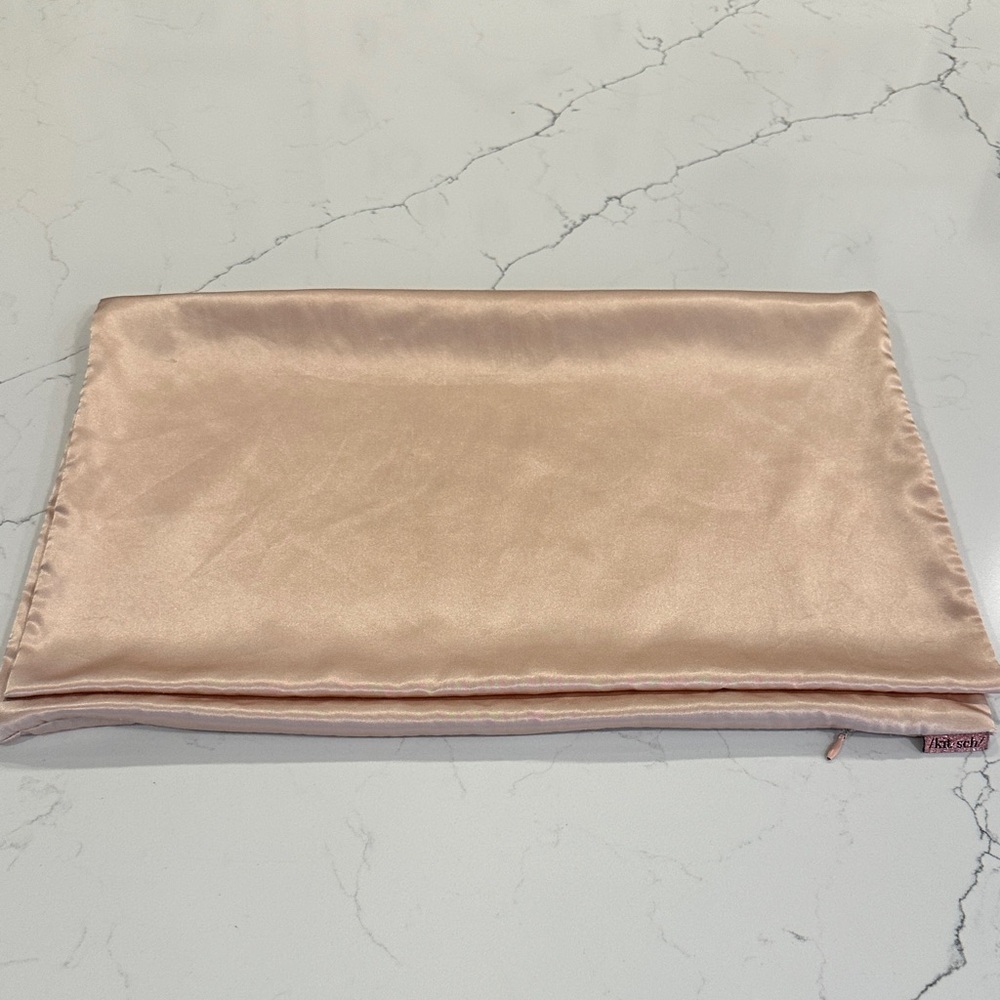 Kit•sch/ Satin Pillowcase in Blush Pink